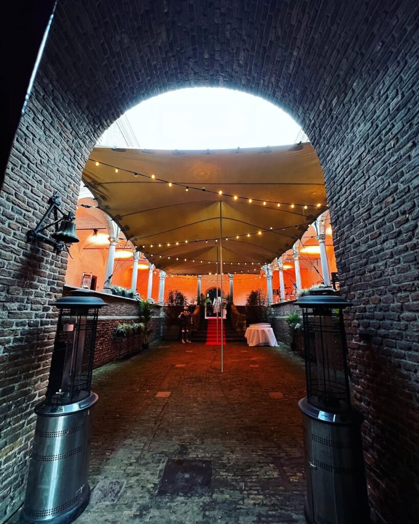 Mooi weer en een nog mooiere locatie ☀️🏰 2